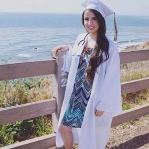 Meet your Posher, Claudia